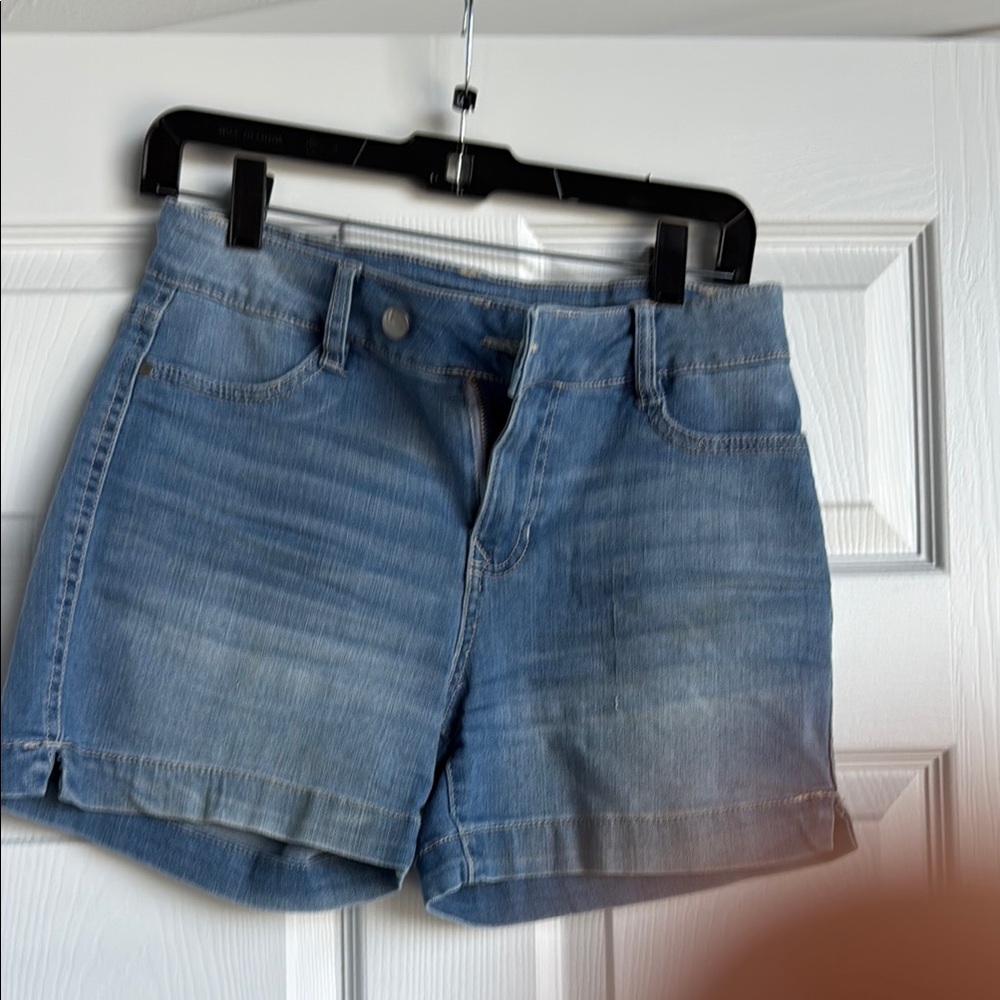 Stylish Light Blue Denim Women's Shorts